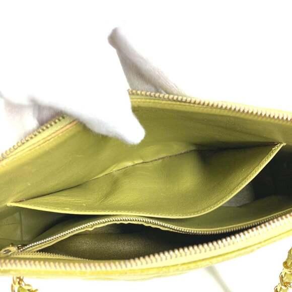 CHANEL Green Caviar Leather Shoulder Bag - Picture 16 of 16